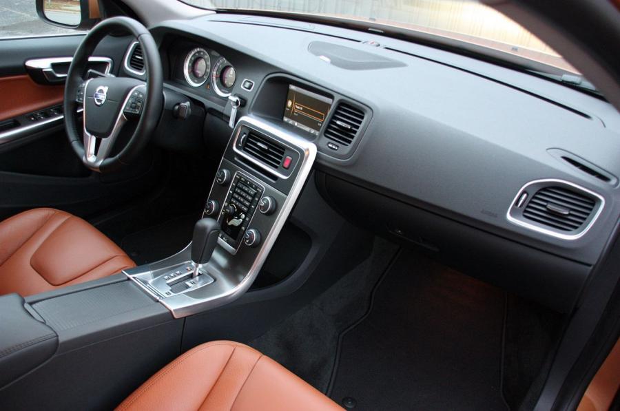 Volvo S60 2010 года  (фото 165 из 226)